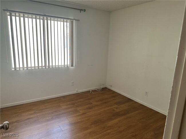 Building Photo - 363 Bradford Dr