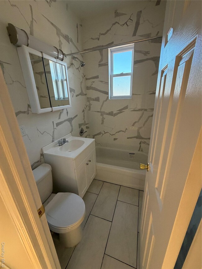 Building Photo - 3728 Paulding Ave