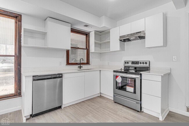 Building Photo - 3 Bed • 3 Bath — Your Next Home Awaits!