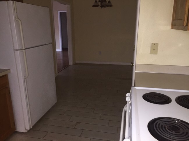 Building Photo - 818 Bentley Dr