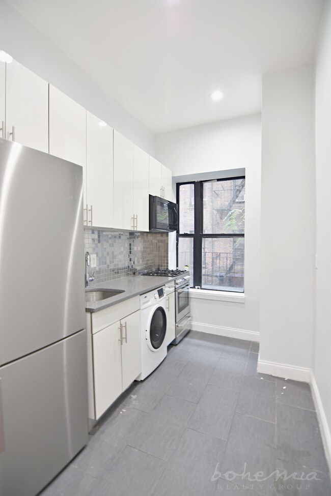 Primary Photo - 528 W 159th St