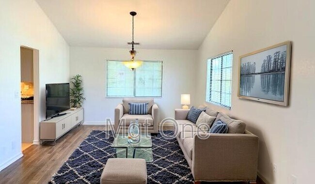 Building Photo - 1294 Baylor Pl