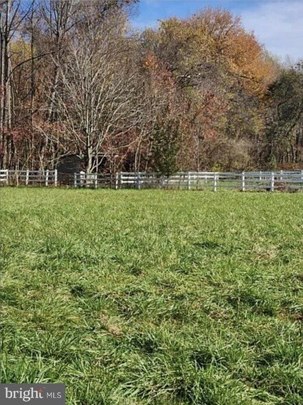 Building Photo - 16400 Candy Hill Rd