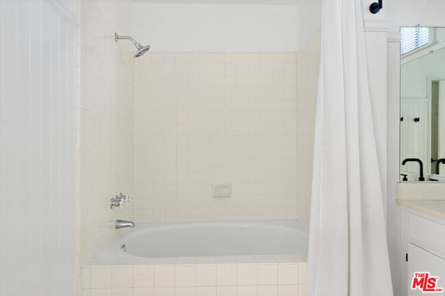 Building Photo - 4324 Willow Glen St