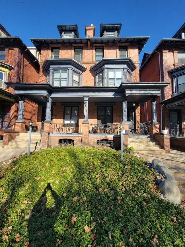 Building Photo - 4619 Cedar Ave