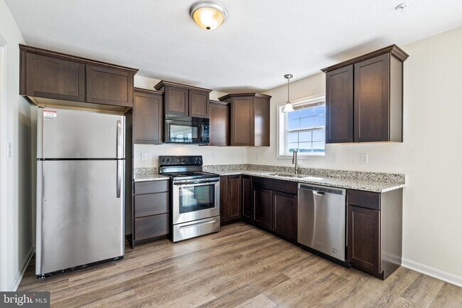 Building Photo - 2020 Sienna Ct