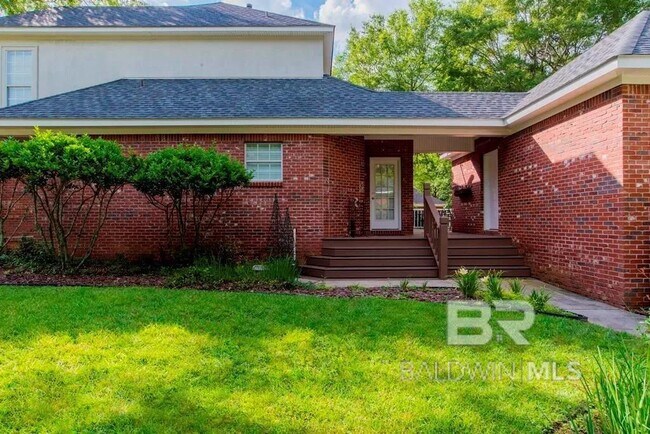 Building Photo - 30587 Middle Creek Cir