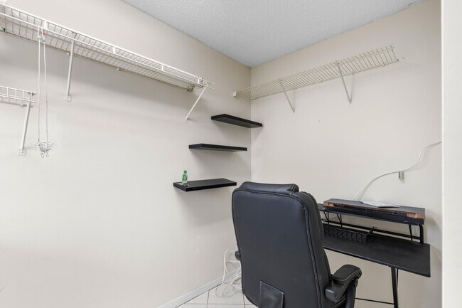Building Photo - 15450 Pembridge Ave