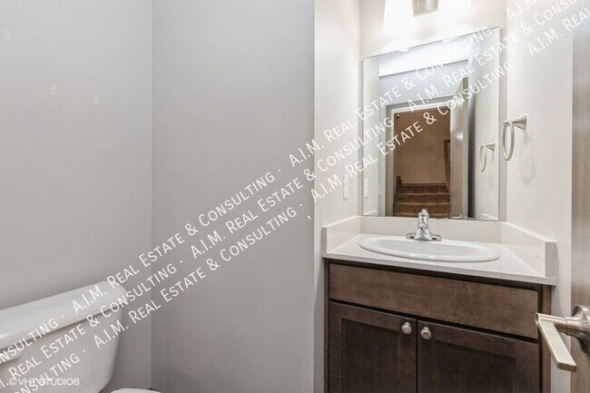 Building Photo - 4006 NW Northwood Ln