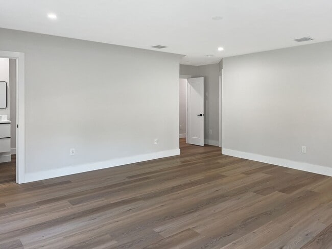 Building Photo - Fully Remodeled Snell Isle Luxury Home - A...