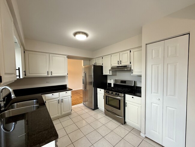 Building Photo - 100 Rumsey Pl