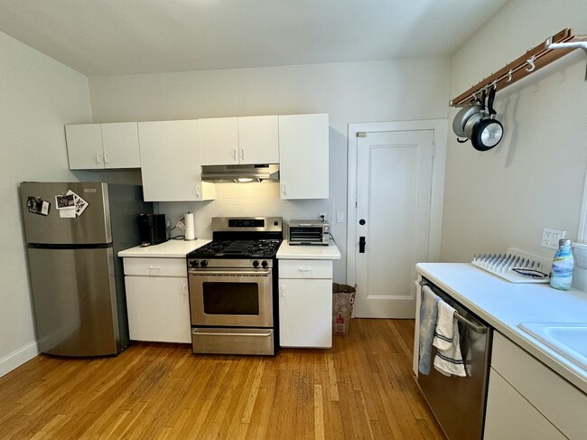 Building Photo - 176 Naples Rd