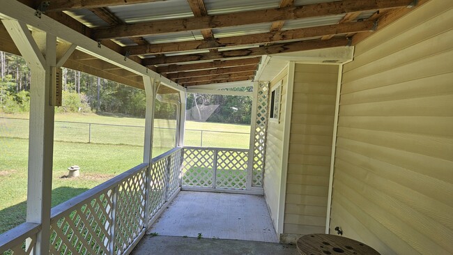 Building Photo - 713 Mill Creek Rd