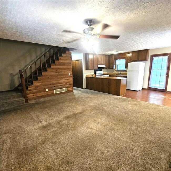 Building Photo - 20 Brooks Ln