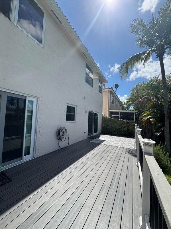 Building Photo - 7481 Santa Monica Dr