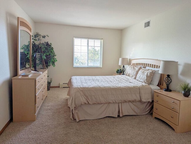 Building Photo - N34W23806 Grace Ave