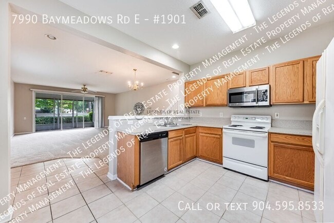 Building Photo - 7990 Baymeadows Rd E