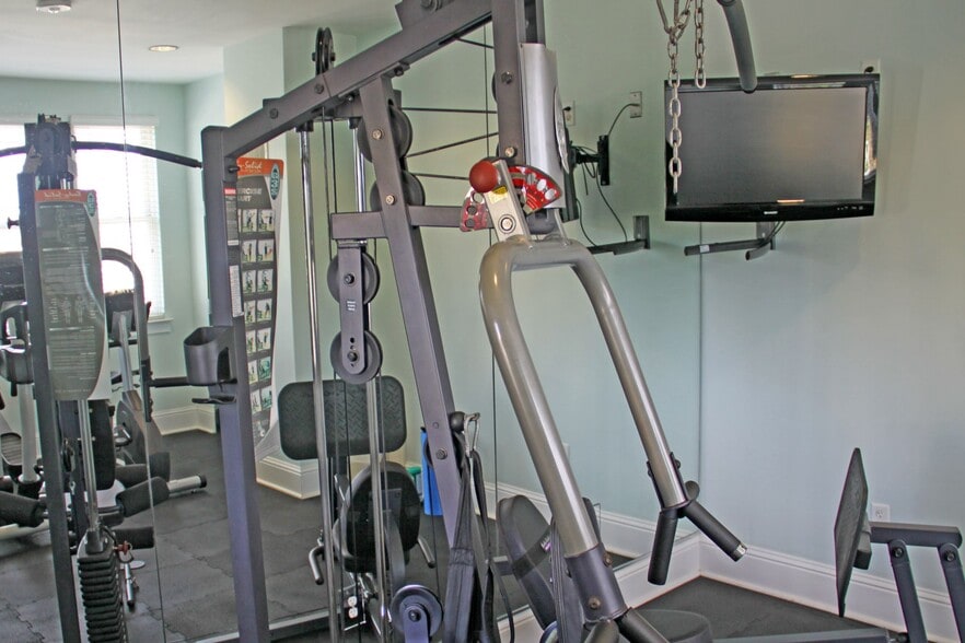 Building Photo - 1303 Main St N