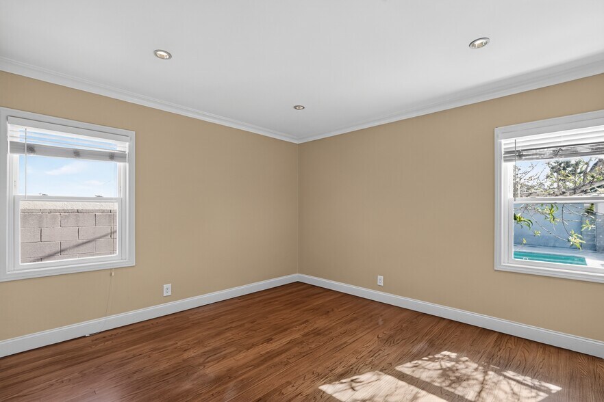 Building Photo - 7742 Dunbarton Ave