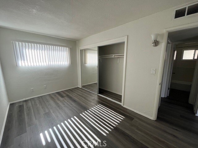Building Photo - 45421 Sunset Ln