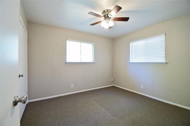 Building Photo - 5936 Cherry Loop