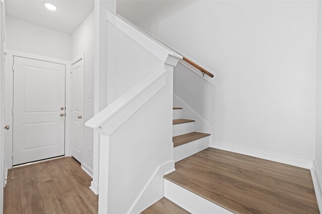 Building Photo - 8119 Danson Ln