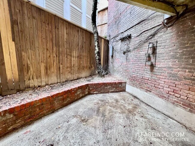 Building Photo - 1007 New Hampshire Ave NW