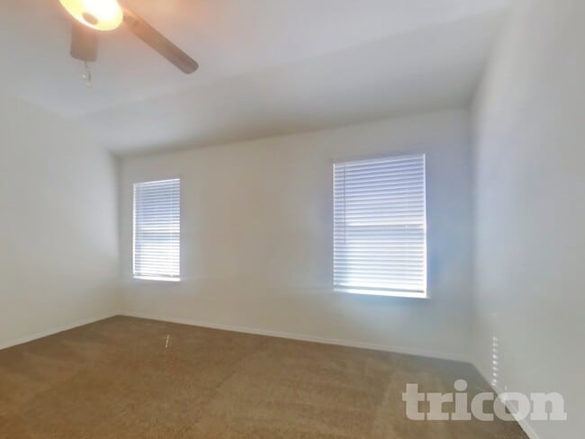 Building Photo - 14469 Cloudview Way