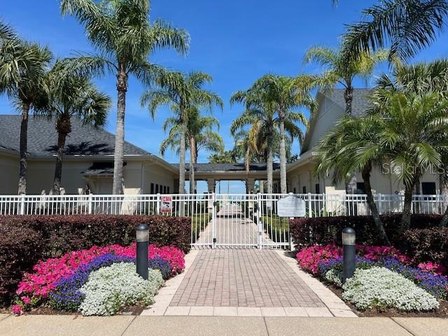 Building Photo - 2427 Caledonian St