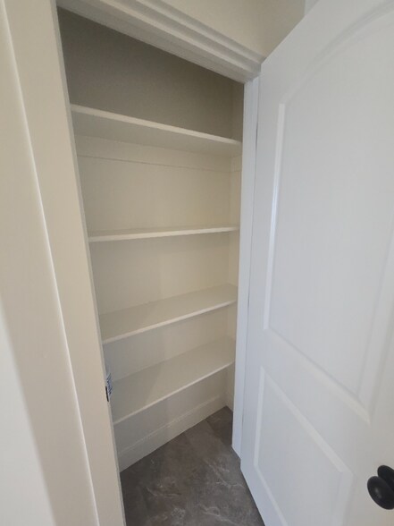 Building Photo - 984 W Sunspear Dr
