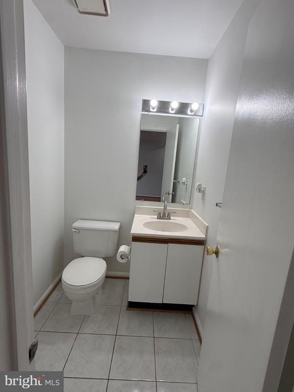 Building Photo - 46760 Hobblebush Terrace