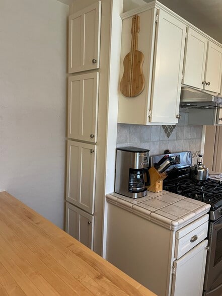 Building Photo - 1373 Barker Rd