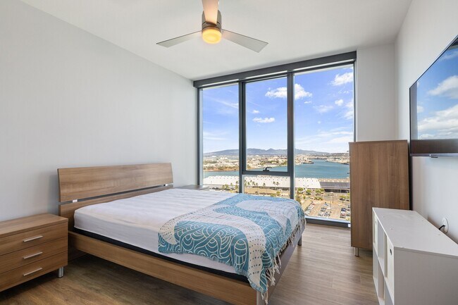 Building Photo - Fully Furnished 2 Bed / 2 Bath Condo with ...