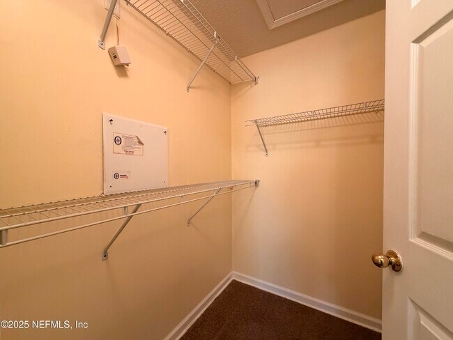 Building Photo - 7920 Merrill Rd