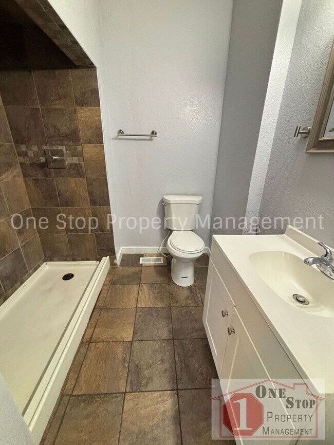 Building Photo - Beautiful 4 Bedroom 1 Bathroom Home in Kan...