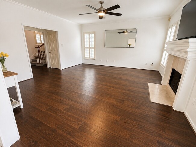 Building Photo - 2123 Shadow Park Dr