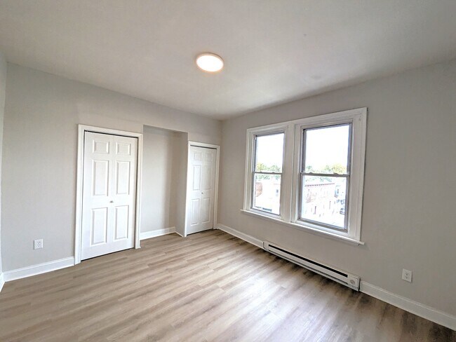 Building Photo - 434 N 52nd St