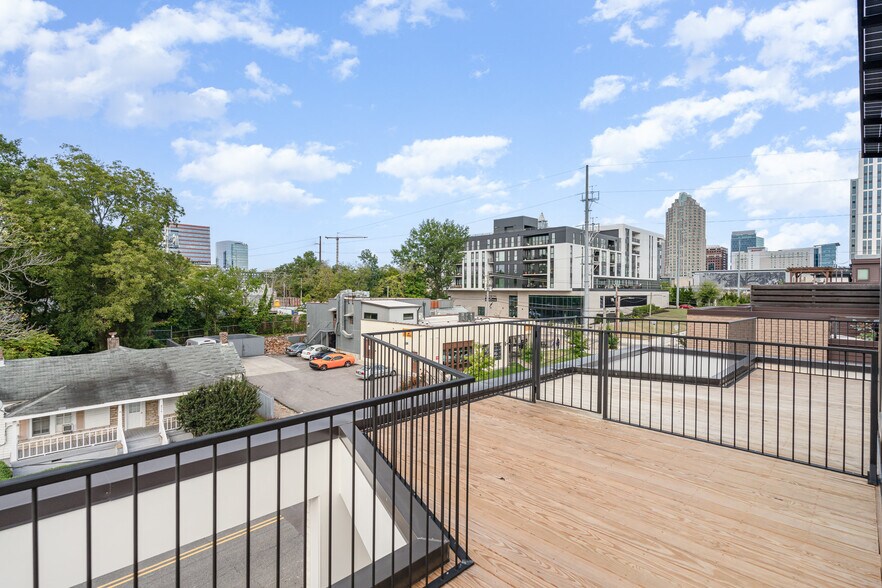 Building Photo - 515 W Lenoir St