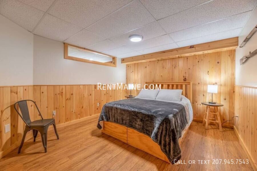 Building Photo - 10 Sand Beach Ln