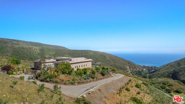 Building Photo - 10715 Yerba Buena Rd