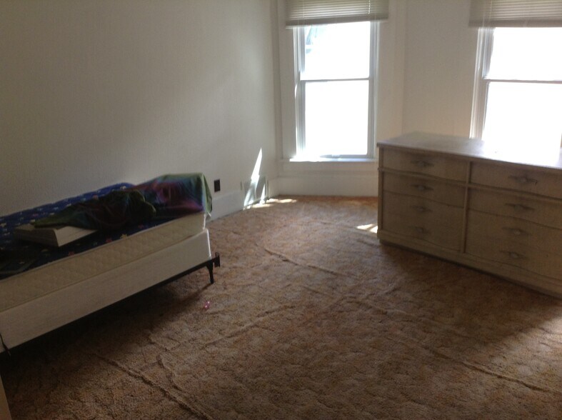 Bedroom 3 - 906 Vine St