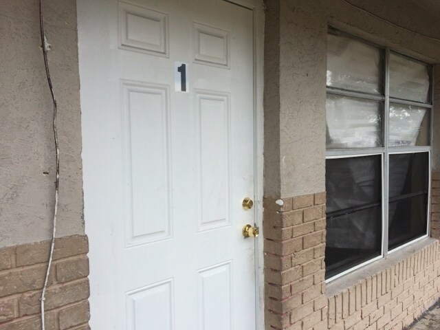 Building Photo - 1104 NW 8th Ave