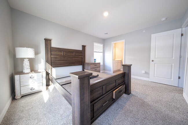 Building Photo - 17073 Dysart Pl