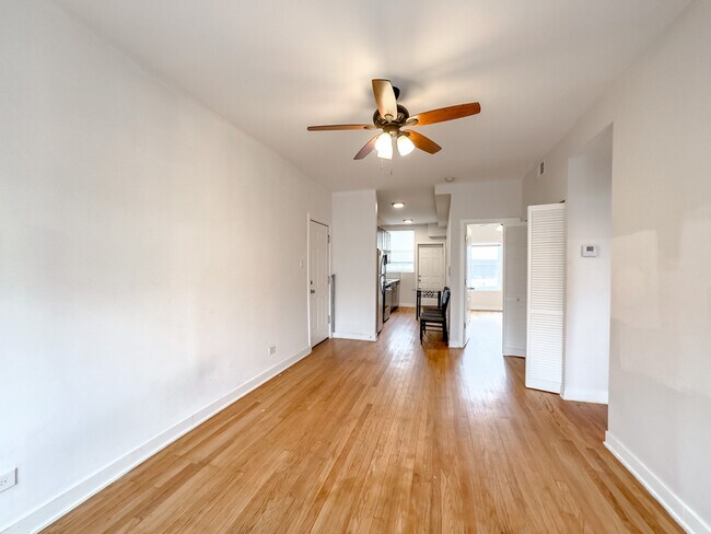 Building Photo - 4405 N Kimball Ave