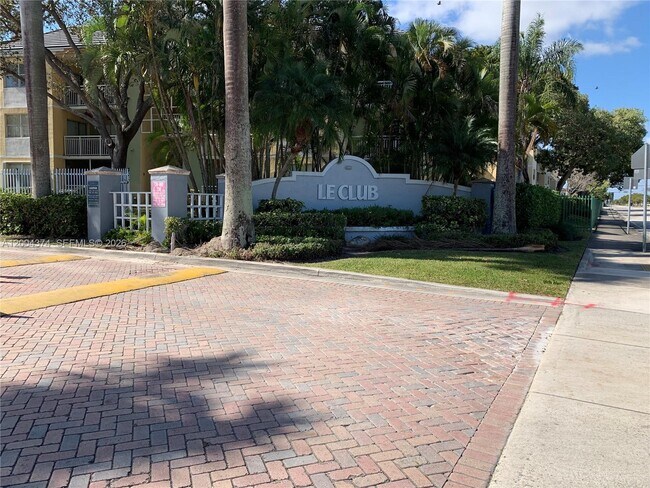 Building Photo - 8660 SW 212th St