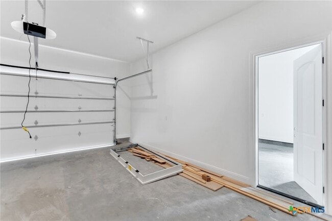 Building Photo - 102 Prairie