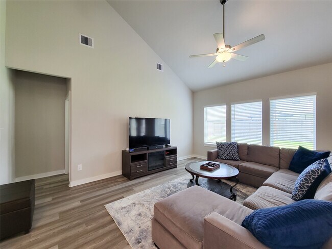 Building Photo - 8401 Hazel River Dr
