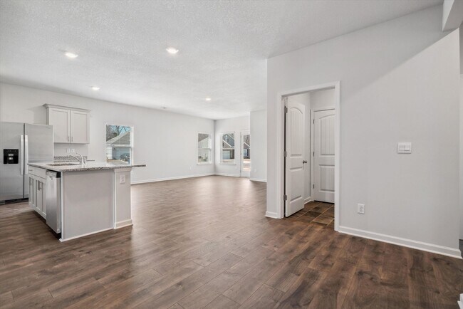 Building Photo - 85 Kipling Dr