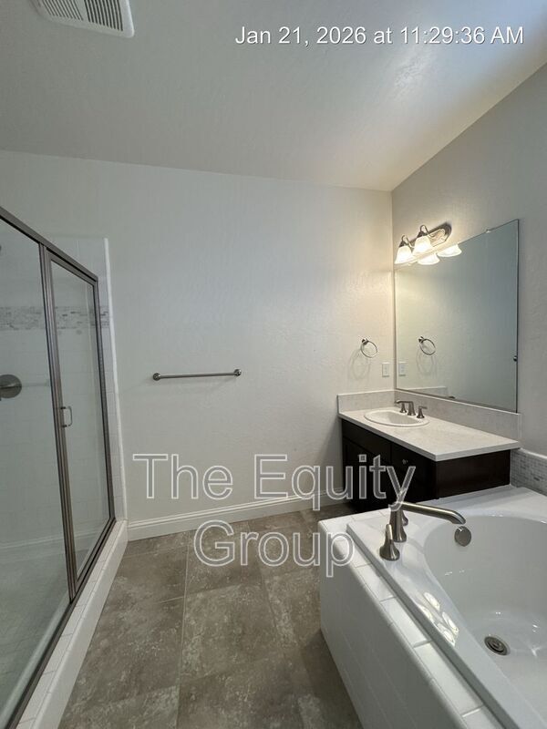 Building Photo - 1829 W Prescott Ave