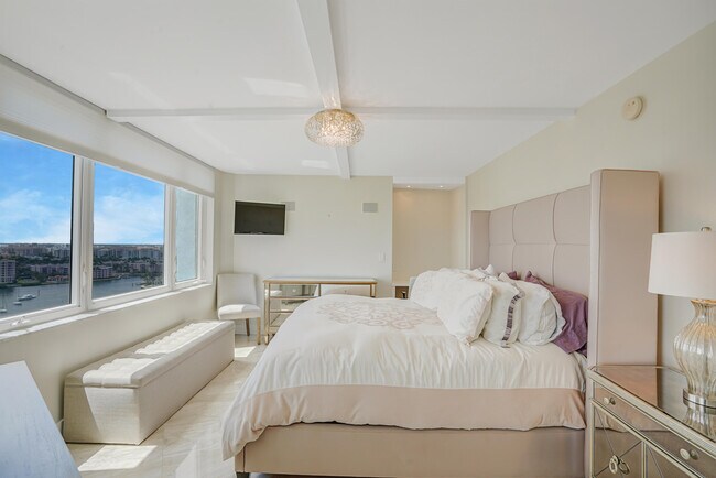 Building Photo - 550 S Ocean Blvd